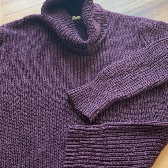 A&F Turtleneck Bundle of 2 - Picture 6 of 6